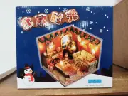 Flever Dollhouse Miniature DIY Christmas Room Kit Tree Garland Snowman New NIB