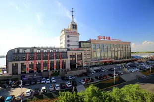 路客Lotel·哈爾濱航運文化主題酒店Longzewan Hot Spring Hotel (Harbin Centennial Shipping Culture Theme)