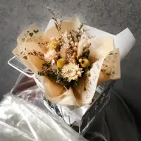 在飛比找momo購物網優惠-【乾燥花束】巴洛克風乾燥花束(畢業花束 生日)