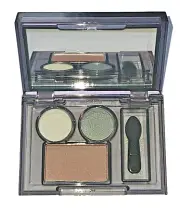 Elizabeth Arden 3 pcs set 2 Eyeshadows , 1 Cheekcolor with Applicator & Mirror