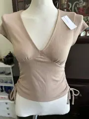 American Eagle Women’s Beige Pull Over Top Medium NWT