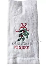 Christmas Kisses Fingertip Towels Embroidered Set of 2 Mistletoe White Holiday
