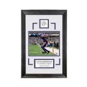 Justin Jefferson - Skol Celebration - Spotlight Collection | 16 x 23 - Framed Fo
