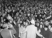 Crowds gather on the eve of the Royal Wedding 1960 ROYALTY OLD PHOTO
