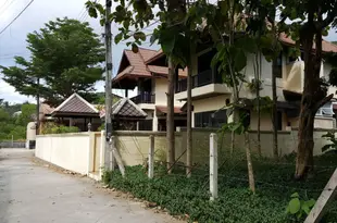 芭東住宅酒店Phatong Residence