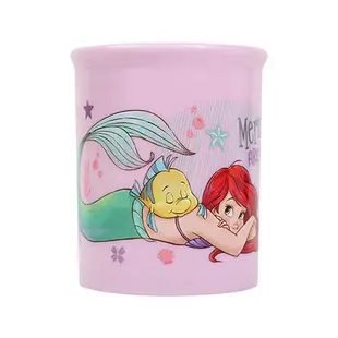 小禮堂 迪士尼 小美人魚 單耳塑膠杯 300ml (粉紫趴姿) 4718733-272651