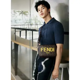 Fendi 7M0285 男款 FF相機包