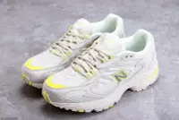 在飛比找Yahoo!奇摩拍賣優惠-NIKO AND X NEW BALANCE 灰黃運動鞋 M