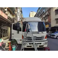 在飛比找蝦皮購物優惠-hino500 11噸大貨車頭 貼3m深黑色隔熱紙 保固五年