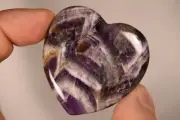 *CHEVRON AMETHYST* Heart 5cm 41.8g Palm Stone Natural