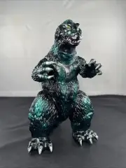 2025 GIGABRAIN 9” GODZILLA 1962 BLACK VINYL METALLIC GREEN SPRAYS Sofubi Japan