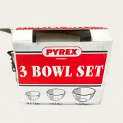 Vintage Pyrex Corning Set Of 3 Nesting Mixing Bowls Made In England NEW IN BOX