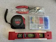 TOOL SHOP PICTURE HANGING KIT LEVEL HOOKS TAPE MEASURE PLIERS TOOL KIT