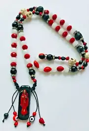 Collar Santa Muerte hecho a mano cristal rojo y blanco