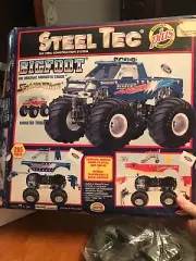 1996 REMCO Steel Tec BIGFOOT & SNAKEBITE Monster Trucks #7135 Snake bite pieces