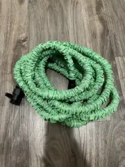 (NEW) 50ft. Expanding Expandable/ Retractable Durable Lightweight Garden Hose