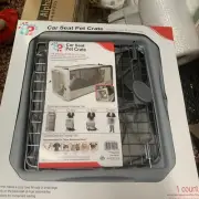 Sport Pet Car Seat Pet Crate. Brand new in Box Pets Up To 25 Pounds