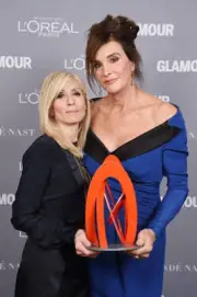 Judith Light Caitlyn Jenner pose backstage with her award at the 2 - Old Photo 1