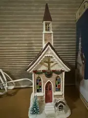 CHRISTMAS VALLEY DELUXE PORCELAIN CHURCH CHAPEL 1993 VILLAGE TOWN Grace Chapel