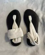 NWT Sanuk Yoga Slinged Up Black and White Ankle Tie Sandals Flip Flops Size 6