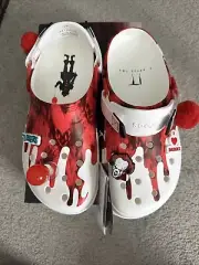SIZE 9 - HALLOWEEN SPECIAL** PENNYWISE “IT” CROCS (Limited Edition)