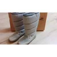 在飛比找蝦皮購物優惠-Nike限量雪靴即新