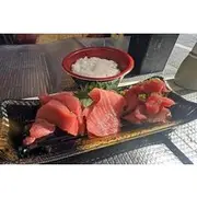 Save 10.01%! Skip the Line: Tsukiji Market Food Tour with Local Tastings