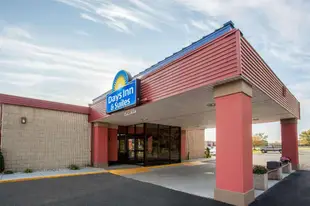 Days Inn & Suites by Wyndham Mt Pleasant