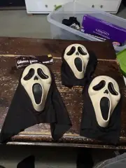 Ghost Face Scream 4 Mask Fun World 2010 NOS with Tag & 2 W/ No Tags