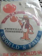 1982 The Worlds Fair Button Pin Badge Souvenir vintage