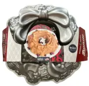 Nordic Ware Holiday Wreath Bundt Pan Cast Aluminum Made In The USA ~ NEW