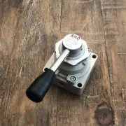 ARO Manual Air Control Valve: 1/4 in Valve Port Size M512LR