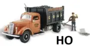 HO Scale - Lumpy's Coal Company with Driver & Worker, WOO-AS5555