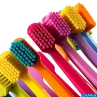 在飛比找Yahoo!奇摩拍賣優惠-瑞士Curaprox Colorful超軟牙刷 牙刷中的愛馬