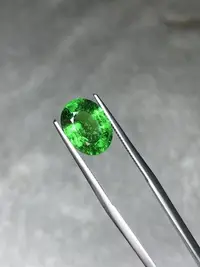 在飛比找Yahoo!奇摩拍賣優惠-星辰藝品/沙弗萊5.03ct 濃綠色vivid Green 