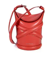 The Curve bucket shoulder bag One size Red