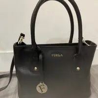 在飛比找PopChill優惠-[二手] Furla 防刮皮革黑金配色側背包