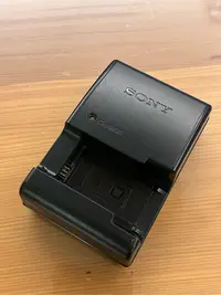 在飛比找Yahoo!奇摩拍賣優惠-【晶晶雜貨店】SONY  索尼 原廠 電池 BC-VW1 充