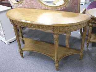 OUTLET限量低價出清- 全新古典家具--亞威復古刷舊雕刻4尺半圓玄關桌 促銷 優惠 9500 元.