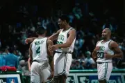 Pervis Ellison and David Wesley Boston Celtics celebrate played v - Old Photo