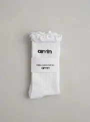 [aim'n] White Frill Logo Socks