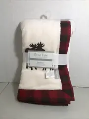 trend lab moose blanket 30”x40” red plaid Edge