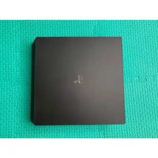 PS4 Pro 系統9.7 原廠1TB主機 + 原廠單手把 [ 9成新二手 ]