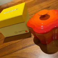 在飛比找蝦皮購物優惠-全新！ Le Creuset 百貨公司花型烤盅烤皿經典馬賽橘