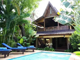 2bed Beachfront Pool house at Lovina Beachhouse Villas2bed Beachfront Pool house at Lovina Beachhouse