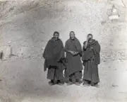 Group of monks Kampa Dzong Mount Everest Expedition 1922 Old Photo