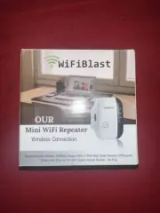 Mini WiFi Repeater Wireless 300 Mbps Range Extender Access Point 2.4 GHz