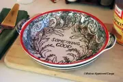 ANTHROPOLOGIE PIE DISH -NIB- A MOLLY HATCH DESIGN THAT SERVES UP TASTY CHIC