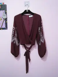在飛比找Yahoo!奇摩拍賣優惠-💞AIR SPACE M號 酒紅色刺繡雪紡上衣
