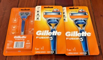 3 Gillette Fusion 5 Razors & 3 cartridges